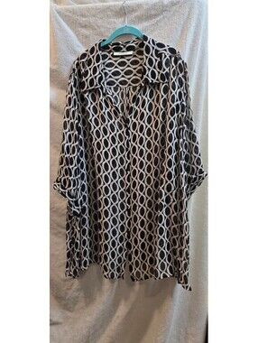Vintage Avenue Black and White Geometric Blouse